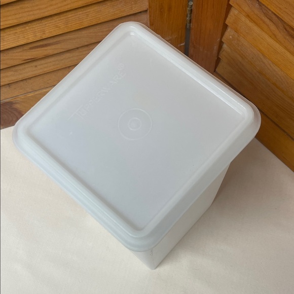 Vintage Tupperware Translucent Kitchen Storage Container - Picture 14 of 16